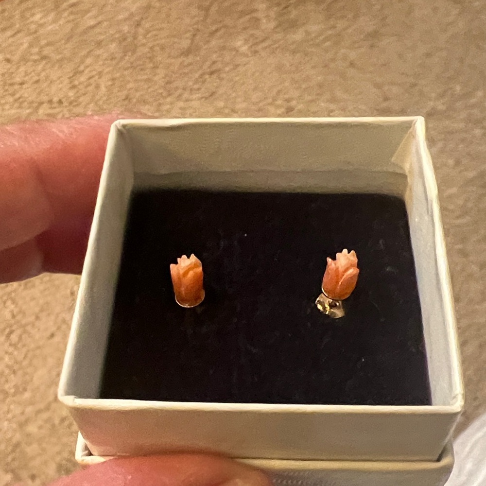 Vintage 14k solid gold Coral Stud Earrings
